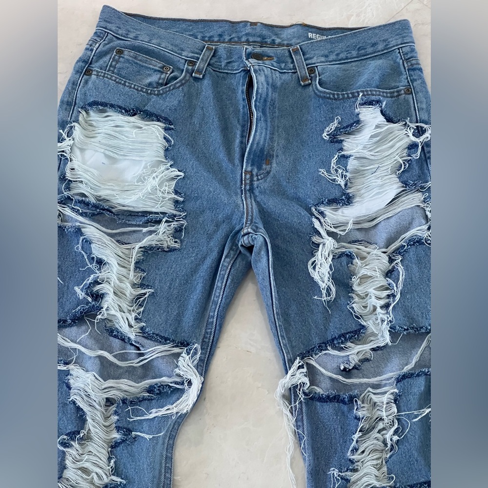 Custom destroyed jeans - Picture 3 of 5